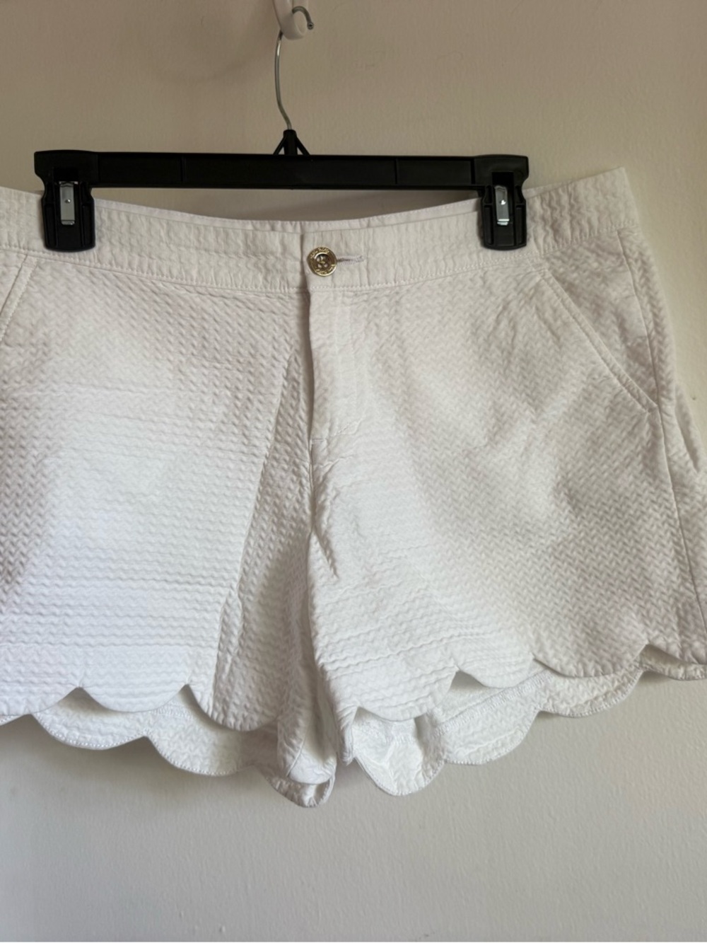 Lilly Pulitzer White Scalloped-Hem Bermuda Shorts